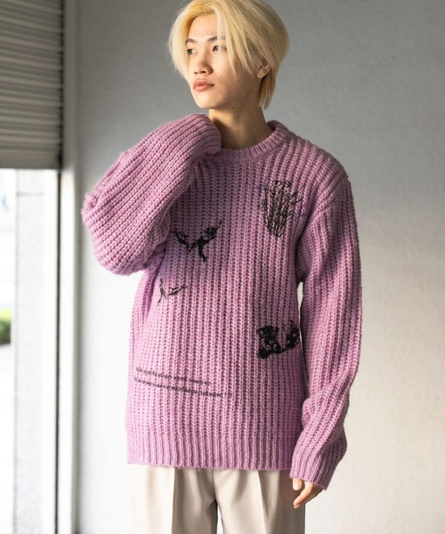 SENSE OF PLACE by URBAN RESEARCH(センスオブプレイスバイアーバンリサーチ)の「グラフィックプリントルーズクルーネックニット(ニット/セーター・メンズ・グレー/ブルー/パープル・LARGE/MEDIUM)」の20枚目の写真