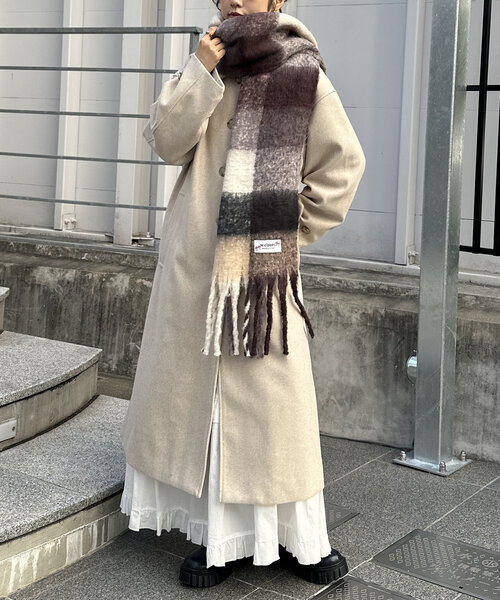 w closet(ダブルクローゼット)の「【3色展開】チェックマフラー(マフラー・レディース・ブラウン/レッド/サックスブルー・ONE SIZE)」の12枚目の写真