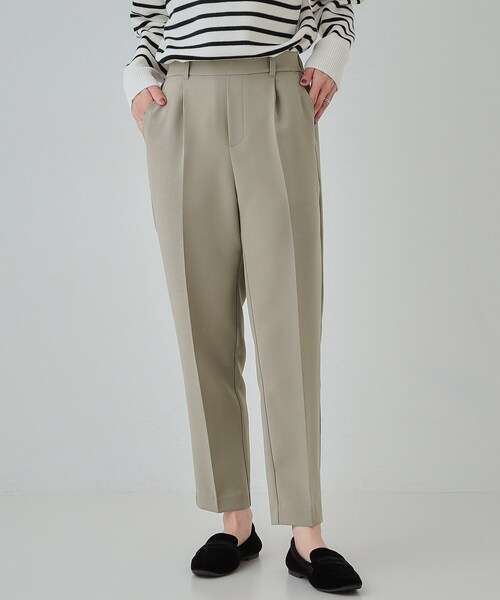 SHOO・LA・RUE（シューラルー）の「【SS-3L/洗える/通勤・セレモニーにも】しなやかな身のこなしが叶う ストレッチテーパードパンツ（その他パンツ・レディース・ライトブルー/ブラウン系その他/ブラック/ナチュラル・04/03/02/01/10/05）」の3枚目の写真