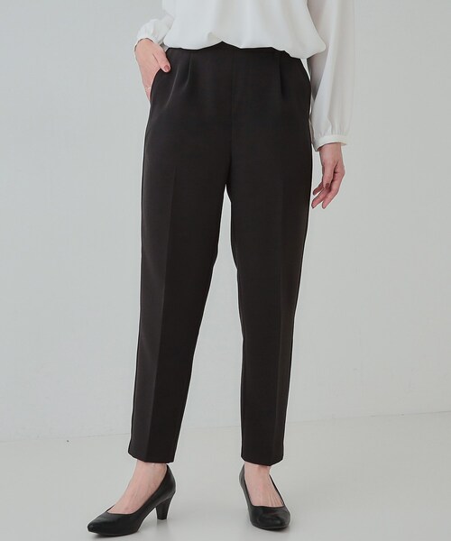 SHOO・LA・RUE（シューラルー）の「【SS-3L/洗える/通勤・セレモニーにも】しなやかな身のこなしが叶う ストレッチテーパードパンツ（その他パンツ・レディース・ライトブルー/ブラウン系その他/ブラック/ナチュラル・04/03/02/01/10/05）」の2枚目の写真