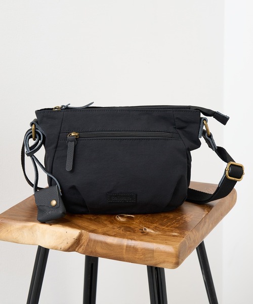 toleur（トーラ）の「【toleur】コットンナイロンショルダー 11959 ※（ショルダーバッグ・レディース・ブラック/ライトグレー/イエロー/カーキ・FREE）」の2枚目の写真