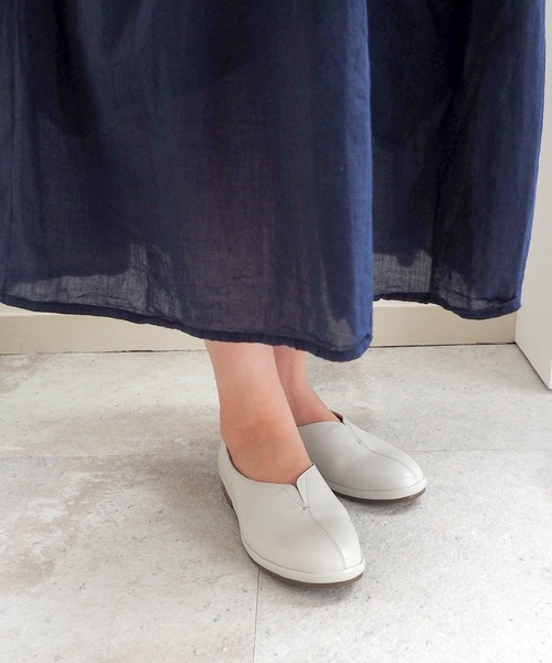 あしながおじさん（アシナガオジサン）の「軽量｜スリッポンシューズ　1610041（スリッポン・レディース・ホワイト/ブラック/マスタード・24.5cm/24cm/23.5cm/23cm/22.5cm）」の5枚目の写真