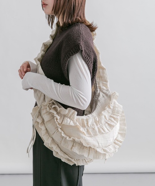 KBF(ケイビーエフ)の「フリルギャザーBAG(ショルダーバッグ・レディース・アイボリー/チャコールグレー/グリーン・ONE)」の2枚目の写真