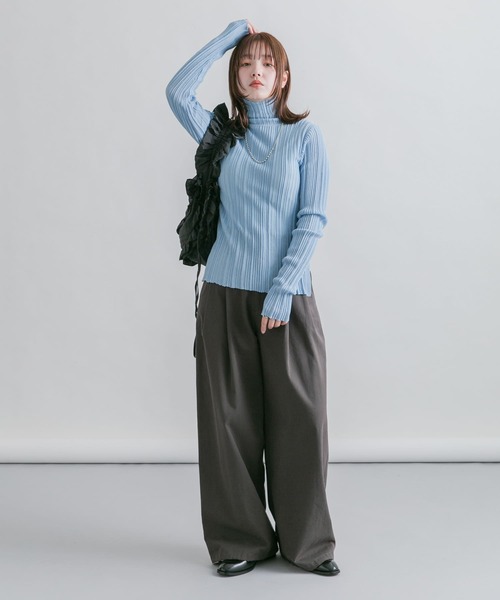 KBF(ケイビーエフ)の「フリルギャザーBAG(ショルダーバッグ・レディース・アイボリー/チャコールグレー/グリーン・ONE)」の4枚目の写真