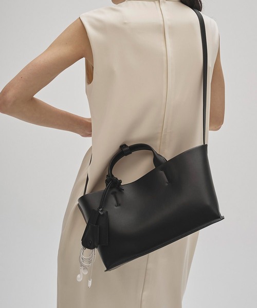 TODAYFUL（トゥデイフル）の「【TODAYFUL/トゥデイフル】Useful Leather Bag (M)/レザーバッグ（トートバッグ・レディース・ブラック・FREE）」の3枚目の写真