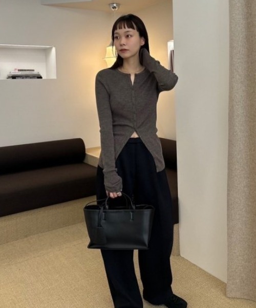 TODAYFUL（トゥデイフル）の「【TODAYFUL/トゥデイフル】Useful Leather Bag (M)/レザーバッグ（トートバッグ・レディース・ブラック・FREE）」の16枚目の写真