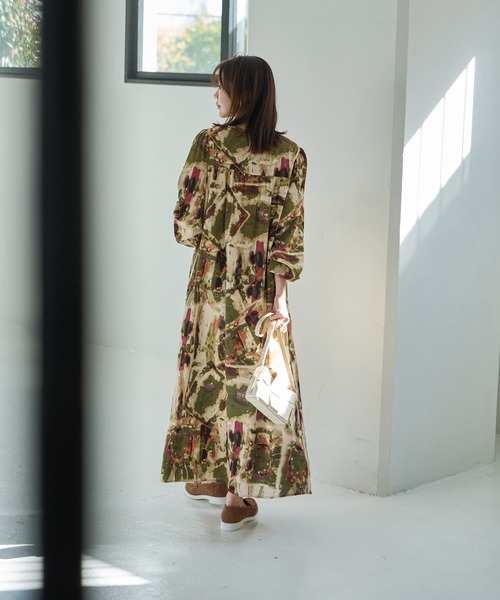 STYLE DELI(スタイルデリ)の「ダブルリボンアート柄ワンピース(ワンピース・レディース・ブルー/カーキ・SMALL/MEDIUM)」の4枚目の写真