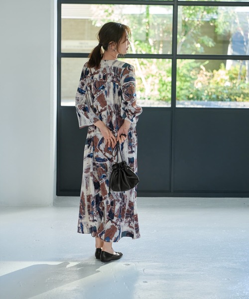 STYLE DELI(スタイルデリ)の「ダブルリボンアート柄ワンピース(ワンピース・レディース・ブルー/カーキ・SMALL/MEDIUM)」の11枚目の写真