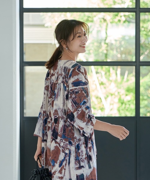 STYLE DELI(スタイルデリ)の「ダブルリボンアート柄ワンピース(ワンピース・レディース・ブルー/カーキ・SMALL/MEDIUM)」の12枚目の写真