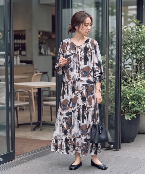 STYLE DELI(スタイルデリ)の「ダブルリボンアート柄ワンピース(ワンピース・レディース・ブルー/カーキ・SMALL/MEDIUM)」の6枚目の写真