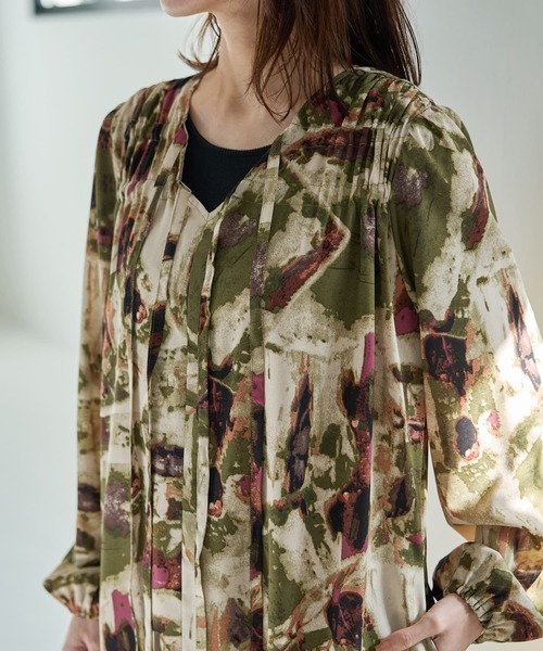 STYLE DELI(スタイルデリ)の「ダブルリボンアート柄ワンピース(ワンピース・レディース・ブルー/カーキ・SMALL/MEDIUM)」の13枚目の写真