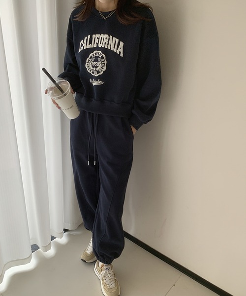 LOWO(ロワ)の「フロントプリント スウェット トレーナー ワイドパンツ セットアップ 上下セット(セットアップ・レディース・ネイビー/イエロー/ライトグレー/オフホワイト/ブルー・FREE)」の3枚目の写真