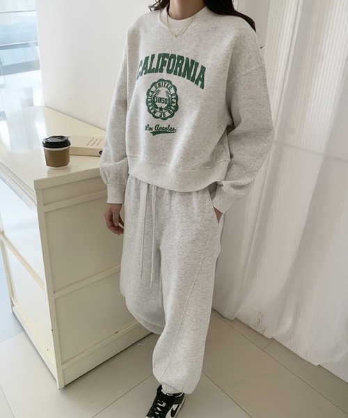 LOWO(ロワ)の「フロントプリント スウェット トレーナー ワイドパンツ セットアップ 上下セット(セットアップ・レディース・ネイビー/イエロー/ライトグレー/オフホワイト/ブルー・FREE)」の11枚目の写真