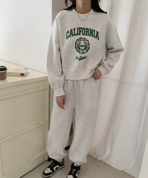 LOWO(ロワ)の「フロントプリント スウェット トレーナー ワイドパンツ セットアップ 上下セット(セットアップ・レディース・ネイビー/イエロー/ライトグレー/オフホワイト/ブルー・FREE)」の13枚目の写真
