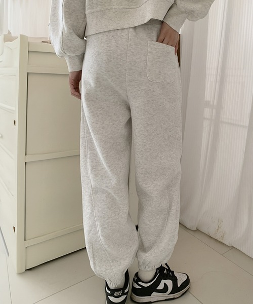 LOWO(ロワ)の「フロントプリント スウェット トレーナー ワイドパンツ セットアップ 上下セット(セットアップ・レディース・ネイビー/イエロー/ライトグレー/オフホワイト/ブルー・FREE)」の15枚目の写真