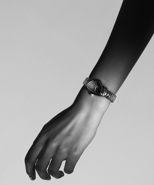 VENTURA（ベンチュラ）の「HAMILTON [ハミルトン] 腕時計 Ventura （ベンチュラ） Quartz クオーツ 24.00MM x 36.5MM ブラック×シルバー（アナログ腕時計・レディース・ブラック・FREE）」の9枚目の写真
