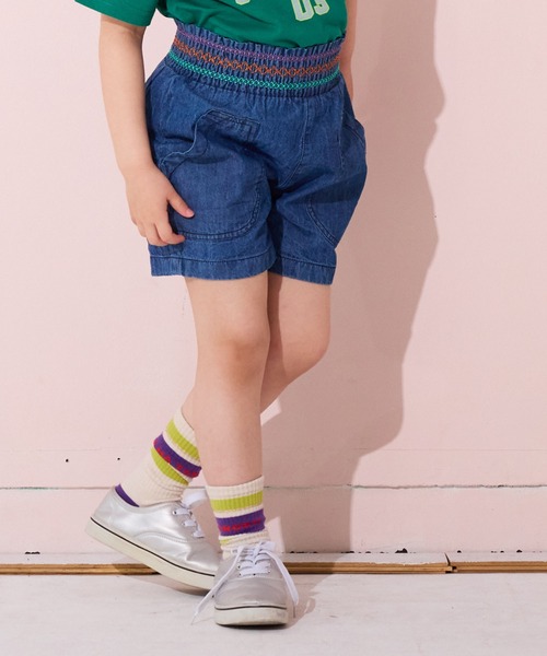 MARKEY'S(マーキーズ)の「デニムスモッキングキュロットパンツ(デニムパンツ・キッズ・ブルー/ライトブルー・80/90/100/110/120/130/140/150)」の2枚目の写真