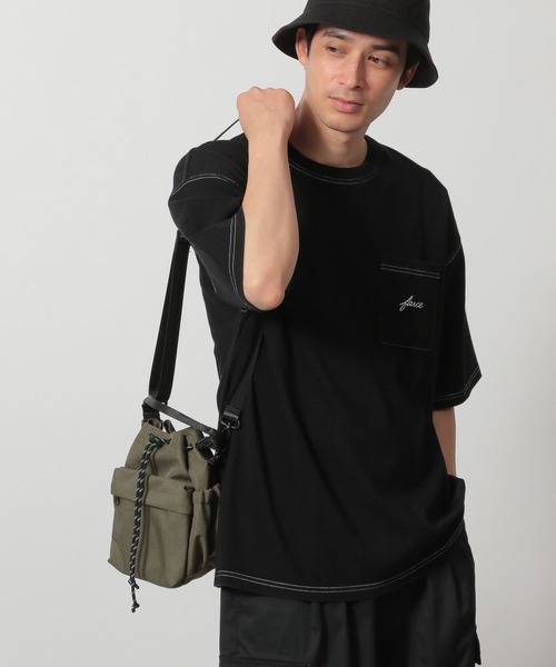 LAKOLE(ラコレ)の「ポケット巾着ショルダーバッグ / 290250(ショルダーバッグ・メンズ・カーキ/ブラック/ネイビー・FREE)」の3枚目の写真