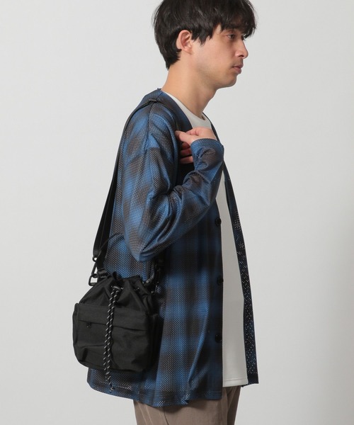 LAKOLE(ラコレ)の「ポケット巾着ショルダーバッグ / 290250(ショルダーバッグ・メンズ・カーキ/ブラック/ネイビー・FREE)」の2枚目の写真