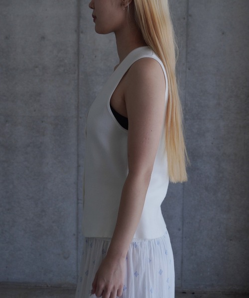 gina tricot(ジーナトリコ)の「Knitted vest(ベスト・レディース・ブラック/オフホワイト・S)」の3枚目の写真