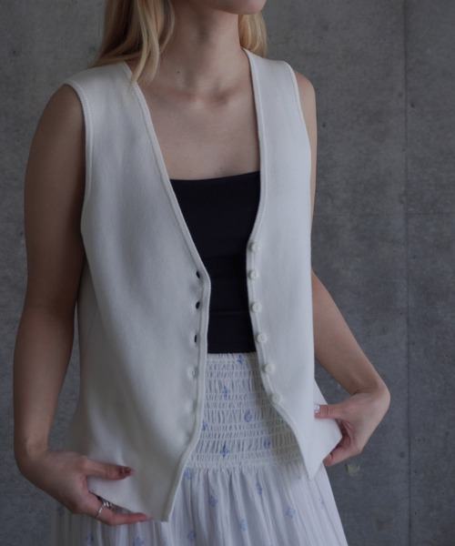 gina tricot(ジーナトリコ)の「Knitted vest(ベスト・レディース・ブラック/オフホワイト・S)」の8枚目の写真