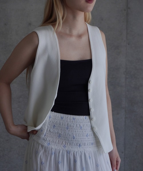 gina tricot(ジーナトリコ)の「Knitted vest(ベスト・レディース・ブラック/オフホワイト・S)」の9枚目の写真