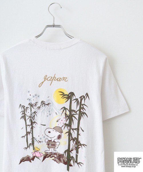 PEANUTS(ピーナッツ)の「PEANUTS スカジャン風刺繍&プリント天竺半袖Tシャツ(Tシャツ/カットソー・メンズ・ブラック/ホワイト系/ブラック系/ホワイト/ブラック系1/ホワイト系1・M/L/LL)」の3枚目の写真