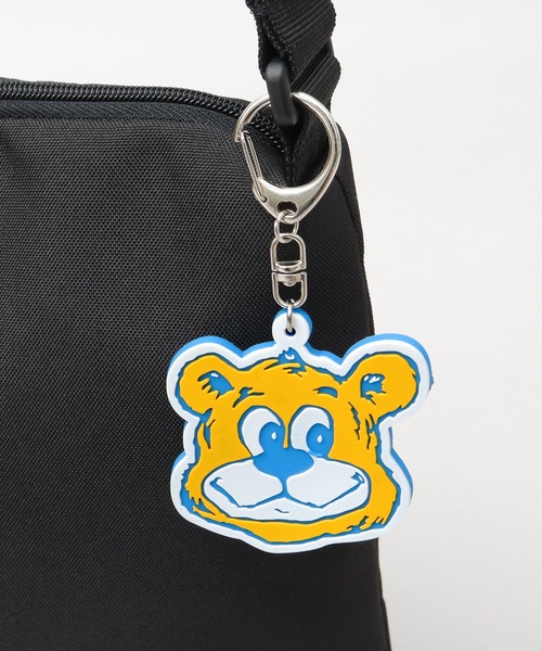 UCLA(ユーシーエルエー)の「UCLA ショルダーバッグ ジョー ラバーチャーム付き(ショルダーバッグ・メンズ・ブラック・FREE)」の20枚目の写真