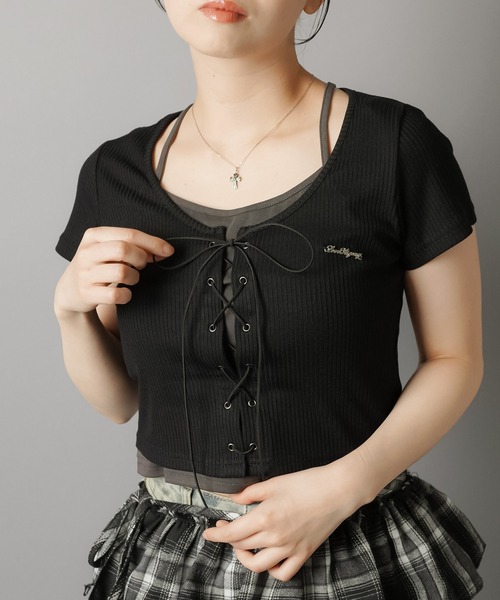 SPINNS（スピンズ）の「大人気デザインが半袖になって再登場！キャミソールレイヤード風半袖カットソー/レースアップ/NEO森ガール（Tシャツ/カットソー・レディース・ブラック/アイボリー/カーキ/チャコール・ONESIZE）」の17枚目の写真