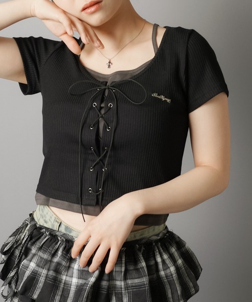 SPINNS（スピンズ）の「大人気デザインが半袖になって再登場！キャミソールレイヤード風半袖カットソー/レースアップ/NEO森ガール（Tシャツ/カットソー・レディース・ブラック/アイボリー/カーキ/チャコール・ONESIZE）」の18枚目の写真