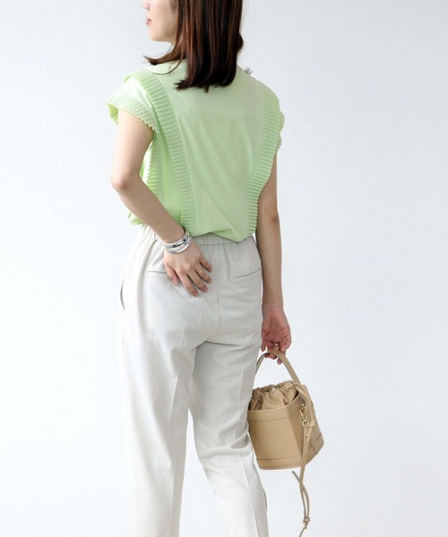 Jines(ジネス)の「プリーツディティール バンドカラーブラウス(シャツ/ブラウス・レディース・ホワイト/ブラウン/グリーン/ベージュ/ネイビー・38)」の15枚目の写真