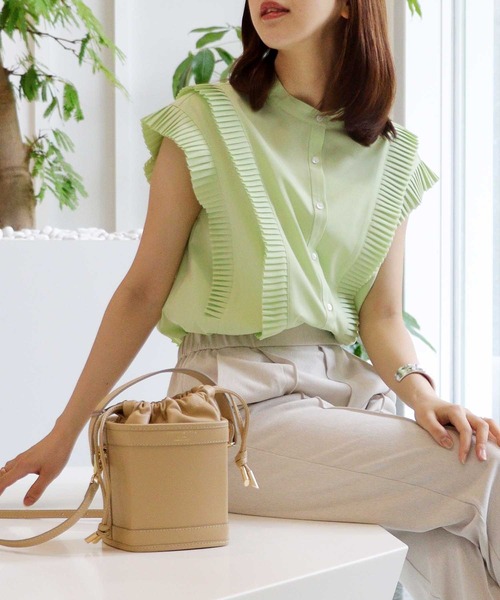 Jines(ジネス)の「プリーツディティール バンドカラーブラウス(シャツ/ブラウス・レディース・ホワイト/ブラウン/グリーン/ベージュ/ネイビー・38)」の13枚目の写真