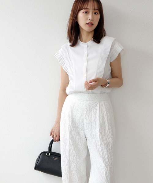 Jines(ジネス)の「プリーツディティール バンドカラーブラウス(シャツ/ブラウス・レディース・ホワイト/ブラウン/グリーン/ベージュ/ネイビー・38)」の17枚目の写真