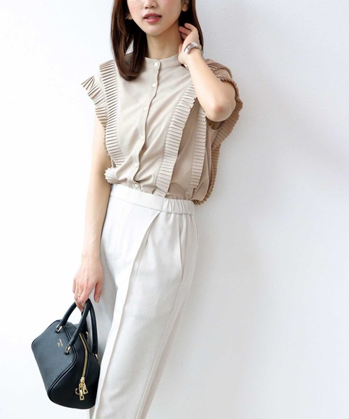 Jines(ジネス)の「プリーツディティール バンドカラーブラウス(シャツ/ブラウス・レディース・ホワイト/ブラウン/グリーン/ベージュ/ネイビー・38)」の22枚目の写真