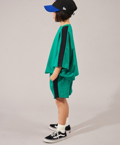 PAIRMANON STREET(ペアマノンストリート)の「【摩擦に強いミニ裏毛】【PAIRMANON STREET】サイドライン オーバーサイズ セットアップ(セットアップ・キッズ・ブラック/グレー/パープル/グリーン・120/110/100/90/130/160/140/150)」の9枚目の写真