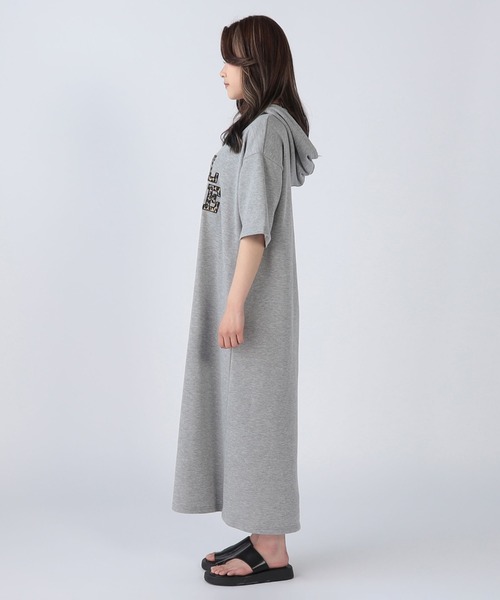 CECIL McBEE(セシルマクビー)の「ワッペンロゴパーカーワンピース(ワンピース・レディース・ブラック/グレー・MEDIUM/LARGE)」の3枚目の写真