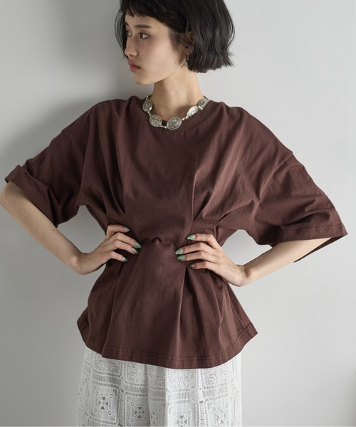 THE YOn（ザヨン）の「ウエストタックハーフスリーブTシャツ（Tシャツ/カットソー・レディース・サンドベージュ/ブラウン/サックスブルー/ブラック・FREE）」の20枚目の写真