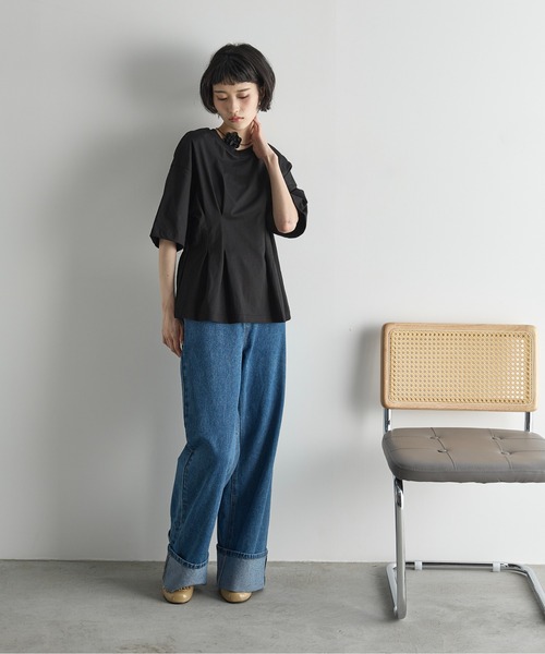 THE YOn（ザヨン）の「ウエストタックハーフスリーブTシャツ（Tシャツ/カットソー・レディース・サンドベージュ/ブラウン/サックスブルー/ブラック・FREE）」の15枚目の写真
