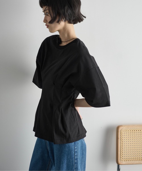 THE YOn（ザヨン）の「ウエストタックハーフスリーブTシャツ（Tシャツ/カットソー・レディース・サンドベージュ/ブラウン/サックスブルー/ブラック・FREE）」の7枚目の写真