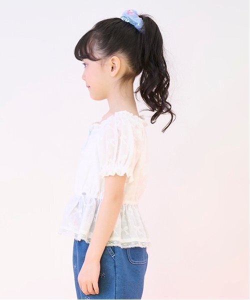 mezzo piano(メゾピアノ)の「リボンレース コットンブラウス(シャツ/ブラウス・キッズ・オフホワイト/ブラック・130cm/120cm/140cm)」の17枚目の写真