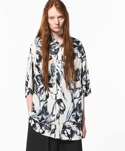 MAISON SPECIAL(メゾンスペシャル)の「《UNISEX》【LIMITED EDITION】ORIGINAL GRAPHIC Prime-Over Regular Collar Short Sleeve Shirt/オリジナルグラフィックプライムオーバーレギュラーカラーショートスリーブシャツ【MAISON SPECIAL/メゾンスペシャル】(シャツ/ブラウス・メンズ・その他6/その他7/その他8/その他9/その他10/その他11/その他12/その他13/その他14/その他15/その他16/その他17/その他19/その他20/その他1/その他2/その他3/その他4/その他5・1/2)」の4枚目の写真