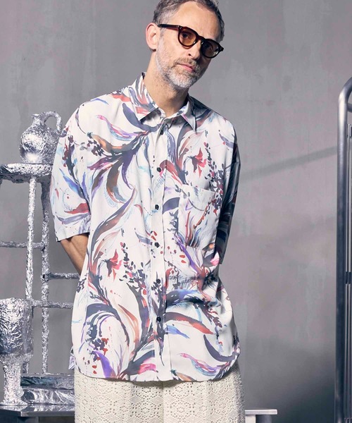 MAISON SPECIAL(メゾンスペシャル)の「《UNISEX》【LIMITED EDITION】ORIGINAL GRAPHIC Prime-Over Regular Collar Short Sleeve Shirt/オリジナルグラフィックプライムオーバーレギュラーカラーショートスリーブシャツ【MAISON SPECIAL/メゾンスペシャル】(シャツ/ブラウス・メンズ・その他6/その他7/その他8/その他9/その他10/その他11/その他12/その他13/その他14/その他15/その他16/その他17/その他19/その他20/その他1/その他2/その他3/その他4/その他5・1/2)」の10枚目の写真
