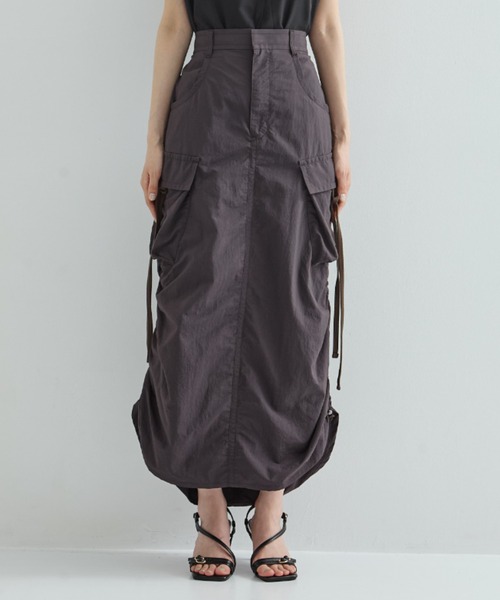 STUDIOUS（ステュディオス）の「【STUDIOUS/ステュディオス】Drawstring Cargo Skirt/ドローストリングカーゴスカート（スカート・レディース・ブラック/ダークグレー・1/2）」の7枚目の写真