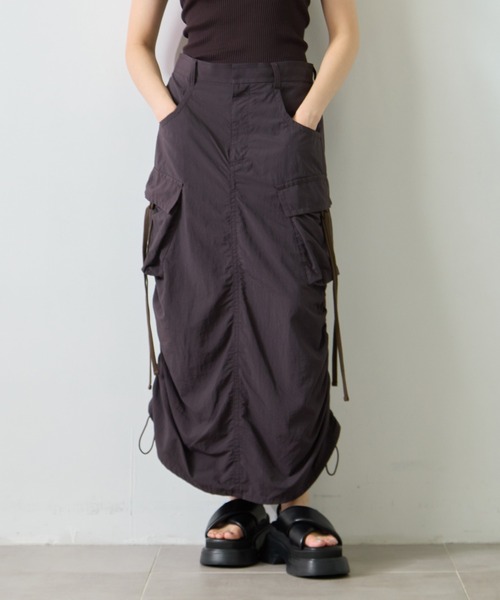 STUDIOUS(ステュディオス)の「【STUDIOUS/ステュディオス】Drawstring Cargo Skirt/ドローストリングカーゴスカート(スカート・レディース・ブラック/ダークグレー・1/2)」の7枚目の写真