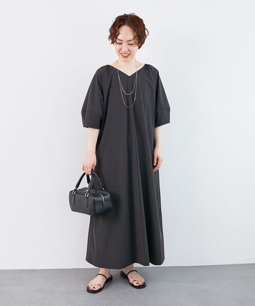 le.coeur blanc(ルクールブラン)の「《接触冷感》ナイロンストレッチ2WAYワンピース(ワンピース・レディース・ダークグレー/カーキオリーブ・38)」の19枚目の写真