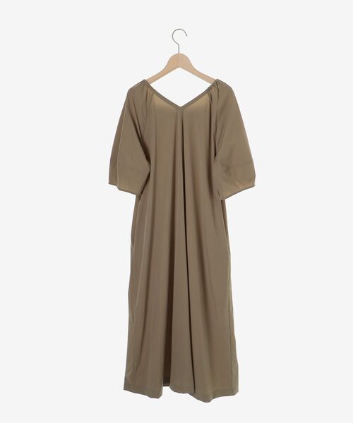 le.coeur blanc(ルクールブラン)の「《接触冷感》ナイロンストレッチ2WAYワンピース(ワンピース・レディース・ダークグレー/カーキオリーブ・38)」の21枚目の写真