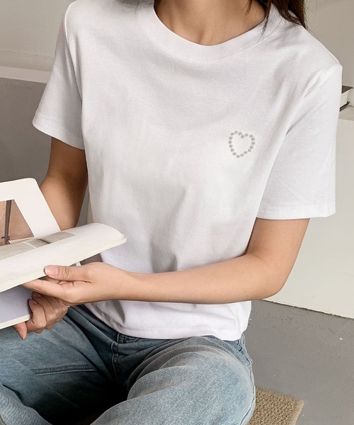 LOWO(ロワ)の「綿混ワンポイントパールハートTシャツ カットソー(Tシャツ/カットソー・レディース・ホワイト/ブラック/グレー・FREE)」の2枚目の写真