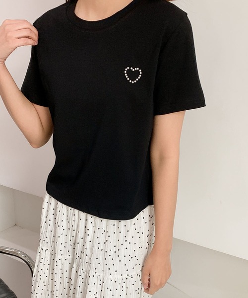 LOWO(ロワ)の「綿混ワンポイントパールハートTシャツ カットソー(Tシャツ/カットソー・レディース・ホワイト/ブラック/グレー・FREE)」の1枚目の写真