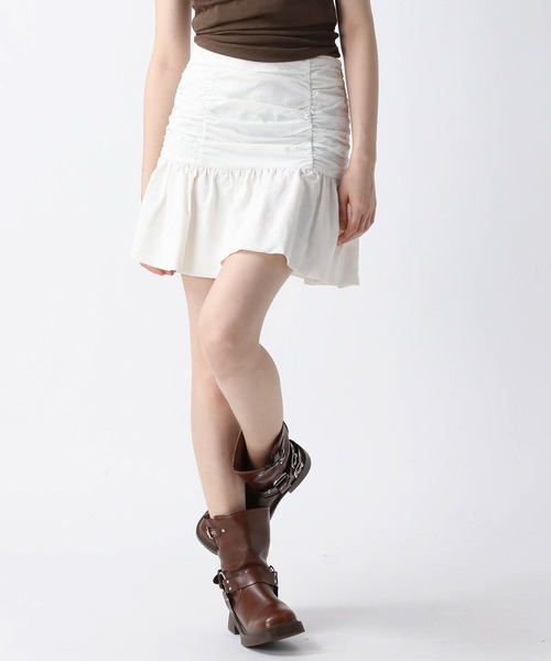 FOREVER 21(フォーエバー トゥエンティーワン)の「【2025SS】シャーリングバルーンミニスカート(スカート・レディース・ホワイト/ブラウン/ブラック・SMALL/MEDIUM)」の1枚目の写真