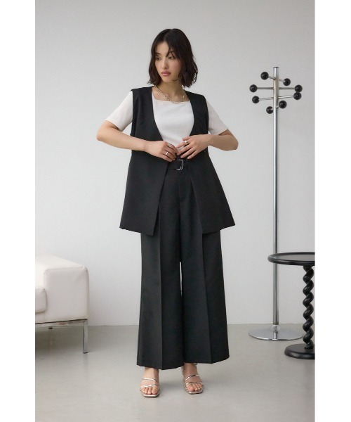 AZUL by moussy（アズールバイマウジー）の「イージーケアリネンライクベルトワイドパンツ（スラックス・レディース・グレー/ブラック/ライトベージュ・SMALL/MEDIUM）」の6枚目の写真